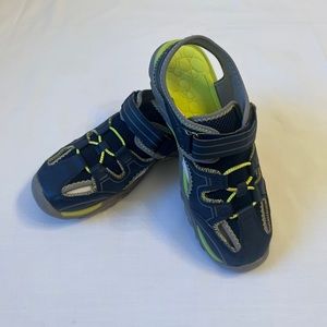 Wonder Nation Blue Green Close Toe Sandals Water Shoes Strap Close Size 4